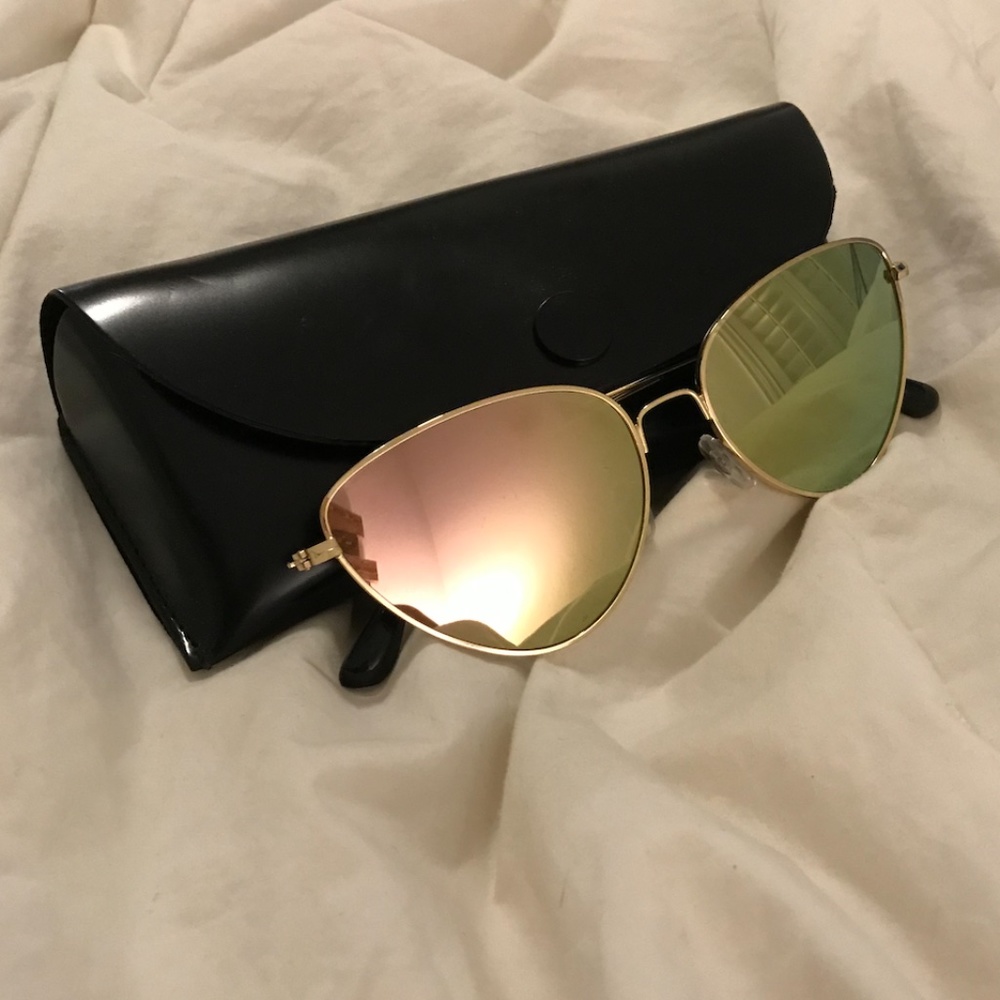 Reflective Sun glasses *new with case*